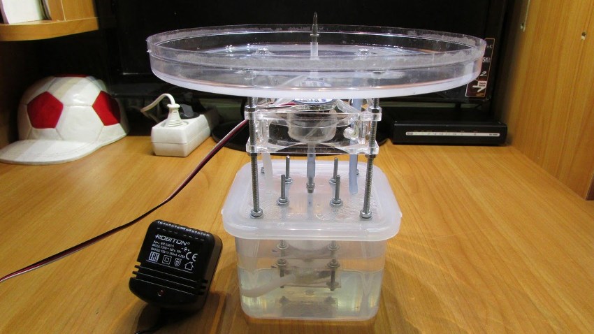 เป็นไปได้ที่จะสร้างปั๊มขนาดเล็กสำหรับน้ำพุด้วยมือของคุณเองที่บ้านโดยไม่ต้องใช้วัสดุราคาแพง เป็นไปได้ที่จะสร้างปั๊มขนาดเล็กสำหรับน้ำพุด้วยมือของคุณเองที่บ้านโดยไม่ต้องใช้วัสดุราคาแพง