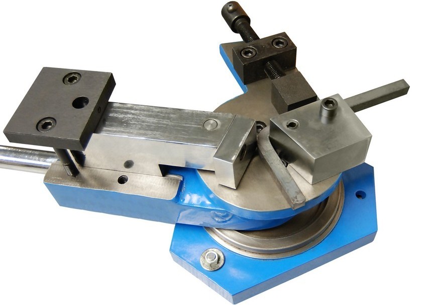 Produkcja prostokątnych konstrukcji giętych metodą kucia na zimno na maszynie Gnutik Produkcja prostokątnych konstrukcji giętych metodą kucia na zimno na maszynie Gnutik