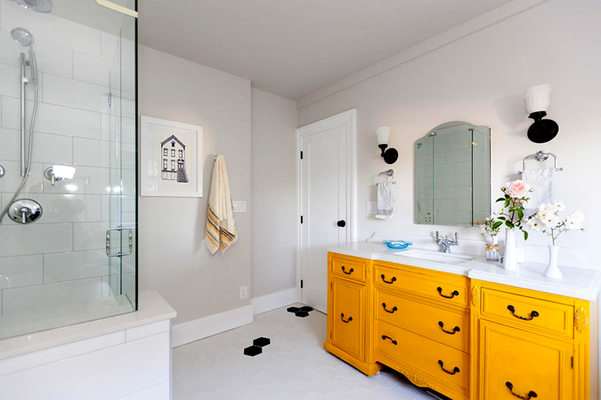 Ușile de duș din sticlă sunt ușor de utilizat și ușor de întreținut Ușile de duș din sticlă sunt ușor de utilizat și ușor de întreținut