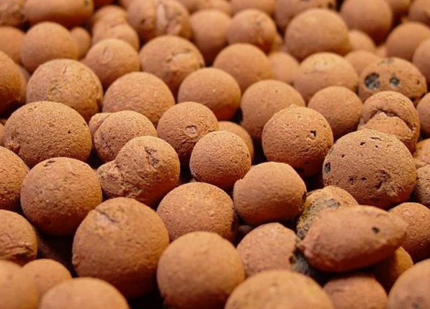 Per fer la regla el més forta possible, cal prendre argila expandida amb grànuls de la forma correcta Per fer la regla el més forta possible, cal prendre argila expandida amb grànuls de la forma correcta