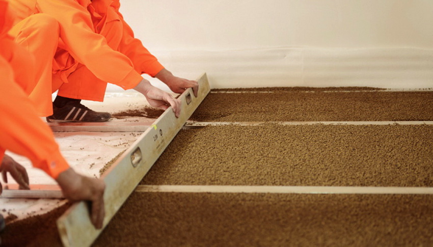 Per a un aïllament d'alta qualitat amb argila expandida, cal seguir la tecnologia de rebliment Per a un aïllament d'alta qualitat amb argila expandida, cal seguir la tecnologia de rebliment