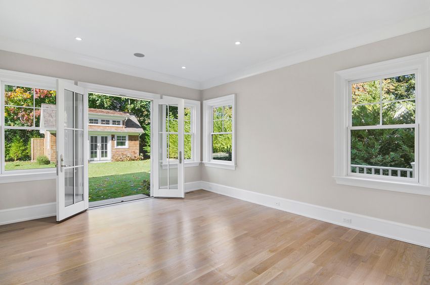 זכוכית, באופן כללי, מעניקה למבנה קלילות, משיכה חזותית, מקוריות זכוכית, באופן כללי, מעניקה למבנה קלילות, משיכה חזותית, מקוריות