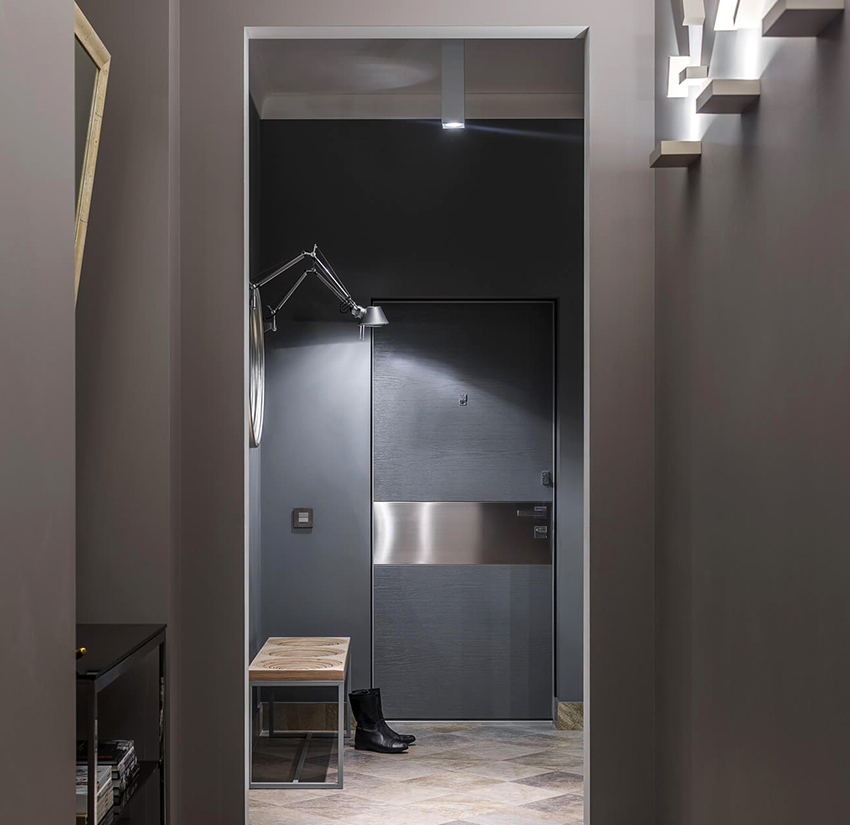 Il est recommandé d'installer des serrures à mortaise sur les portes d'entrée en aluminium Il est recommandé d'installer des serrures à mortaise sur les portes d'entrée en aluminium