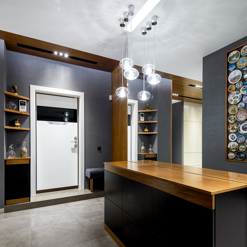 Lors de l'achat d'une porte d'entrée en aluminium, vous ne devez pas économiser d'argent, une construction de haute qualité coûte en moyenne 25000 roubles Lors de l'achat d'une porte d'entrée en aluminium, vous ne devez pas économiser d'argent, une construction de haute qualité coûte en moyenne 25000 roubles