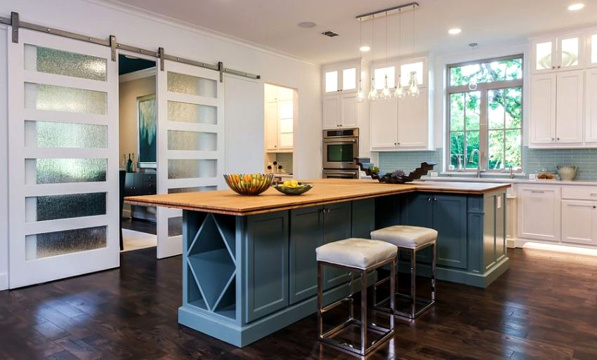 Le poids d'une porte en aluminium de haute qualité varie de 100 à 120 kg Le poids d'une porte en aluminium de haute qualité varie de 100 à 120 kg