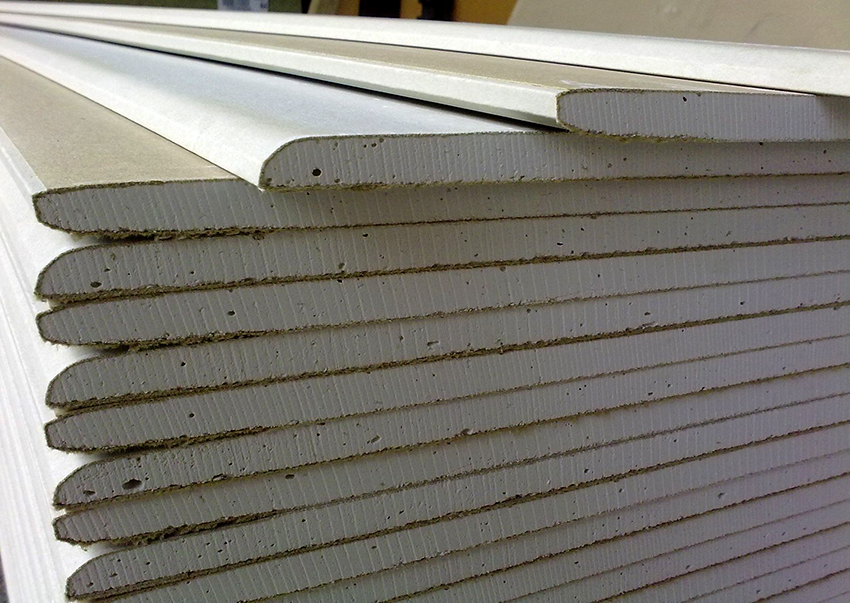 ผนังของห้องอาบน้ำฝักบัวสามารถทำจากแผ่นยิปซั่มที่ทนความชื้นได้ ผนังของห้องอาบน้ำฝักบัวสามารถทำจากแผ่นยิปซั่มที่ทนความชื้นได้