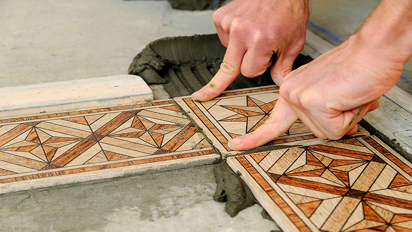 Για να γίνει σωστά το πλακίδιο, πρέπει να περάσουν τουλάχιστον 48 ώρες Για να γίνει σωστά το πλακίδιο, πρέπει να περάσουν τουλάχιστον 48 ώρες