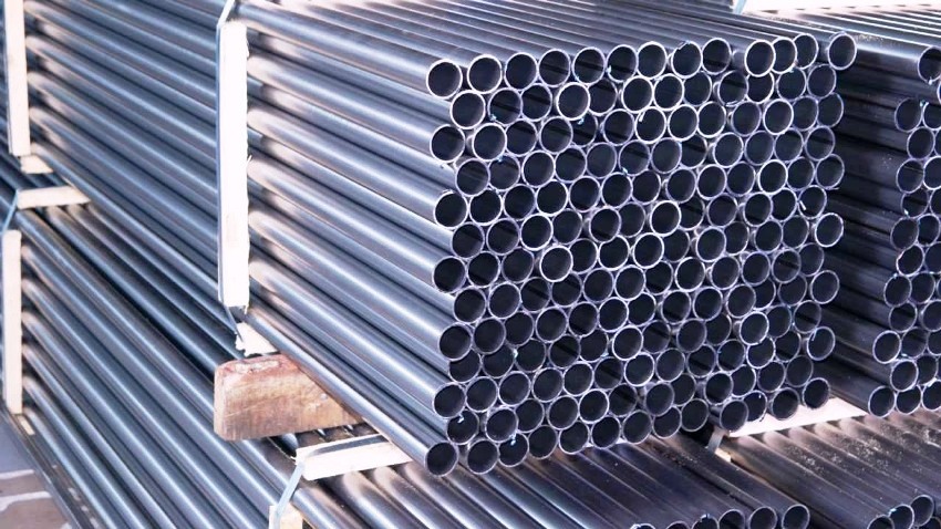 Надлъжната електрозаварена тръба може да бъде направена с всякаква дължина според индивидуална поръчка Надлъжната електрозаварена тръба може да бъде направена с всякаква дължина според индивидуална поръчка