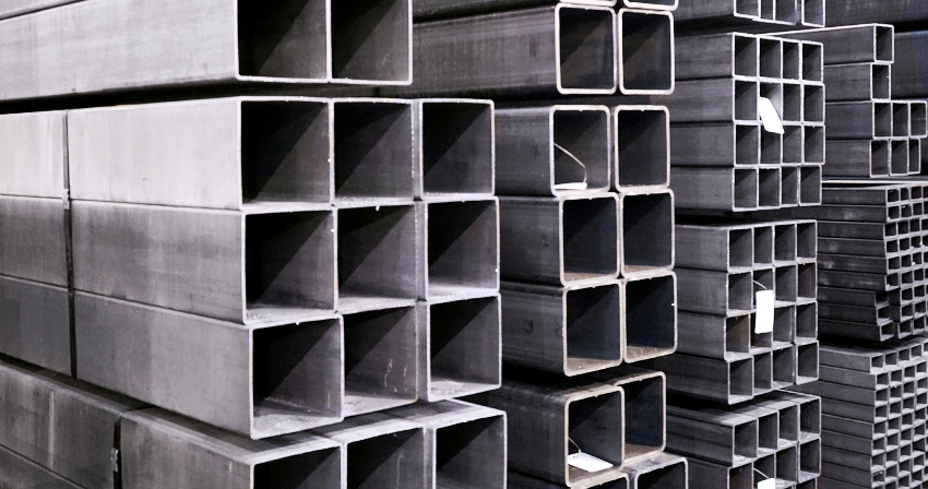 Профилните тръби с квадратно сечение са много популярни в строителната индустрия; те са горещо валцувани и студено валцувани Профилните тръби с квадратно сечение са много популярни в строителната индустрия; те са горещо валцувани и студено валцувани