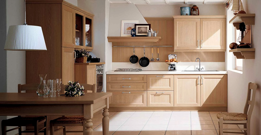 Példa a motorháztető és a doboz elhelyezésére egy konyhában, amelynek sarkában szellőzőakna található Példa a motorháztető és a doboz elhelyezésére egy konyhában, amelynek sarkában szellőzőakna található