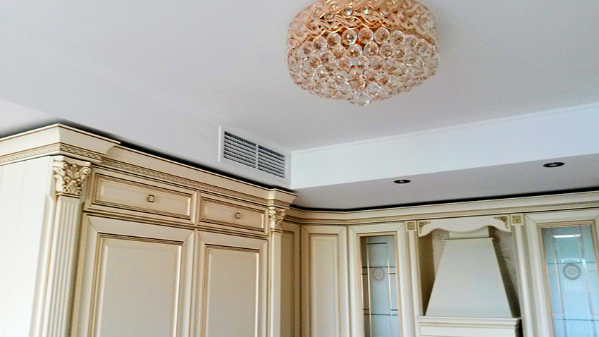 A téglalap alakú dobozok kényelmesen elhelyezhetők a bútorok felett, harmonikusan mutatnak a kis konyhákban A téglalap alakú dobozok kényelmesen elhelyezhetők a bútorok felett, harmonikusan mutatnak a kis konyhákban