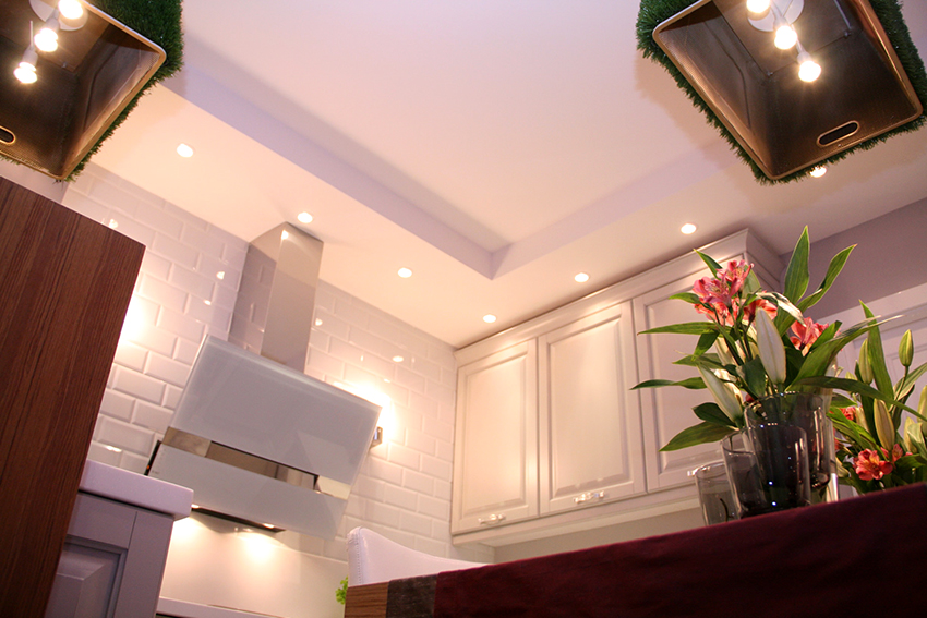 A motorháztető első bekapcsolása előtt ellenőrizze a szellőzőcsatornák működését. A motorháztető első bekapcsolása előtt ellenőrizze a szellőzőcsatornák működését.