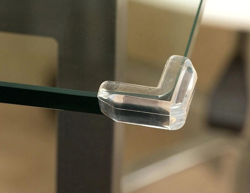 Specielle vedhæftede filer kan anbringes på bordpladens skarpe kanter Specielle vedhæftede filer kan anbringes på bordpladens skarpe kanter