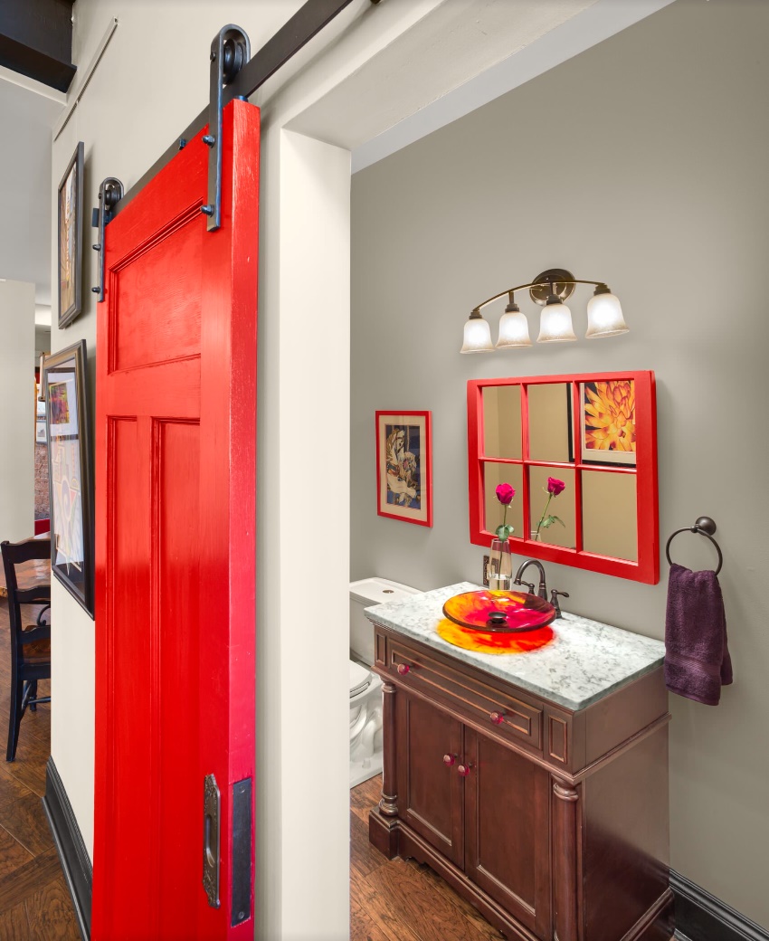 דלת הפנלים מיוצגת על ידי מסגרת עץ, לתאים שבהם מוכנסים הפאנלים בצורה של אלמנטים נפרדים דלת הפנלים מיוצגת על ידי מסגרת עץ, לתאים שבהם מוכנסים הפאנלים בצורה של אלמנטים נפרדים