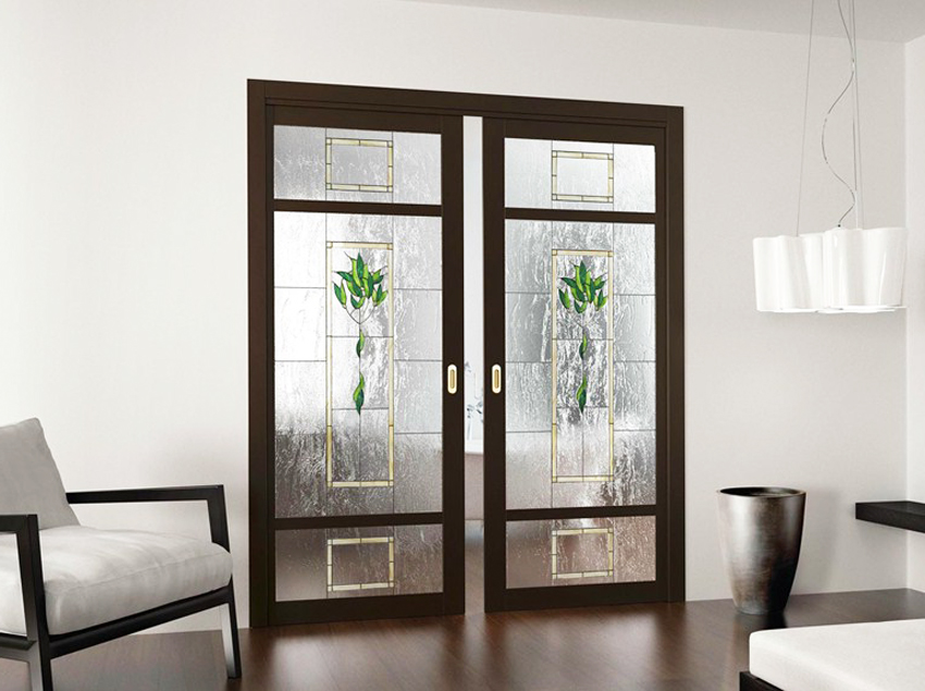 Glas i skydedøre kan tjene som en ekstra indretning Glas i skydedøre kan tjene som en ekstra indretning