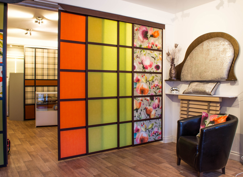 Indvendige skydedøre kan være af enhver farve, det vigtigste er en harmonisk kombination med rummets design Indvendige skydedøre kan være af enhver farve, det vigtigste er en harmonisk kombination med rummets design