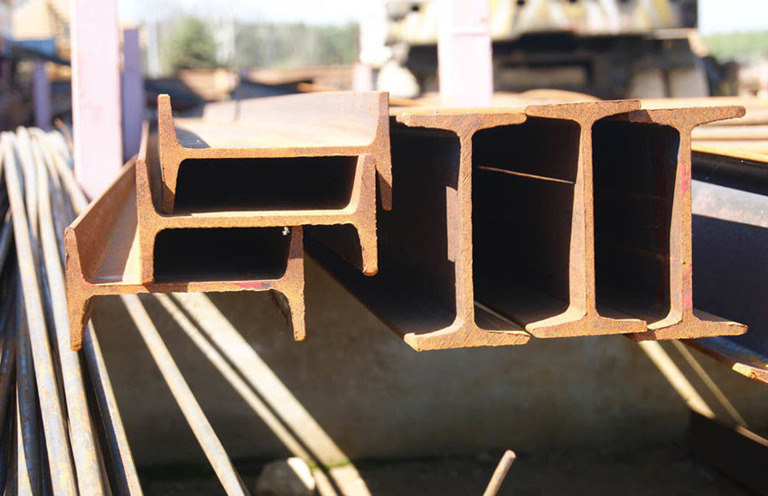 לאמינות רבה יותר של הקורה בצורת H, האלמנטים המחוברים מרותכים משני הצדדים לאמינות רבה יותר של הקורה בצורת H, האלמנטים המחוברים מרותכים משני הצדדים