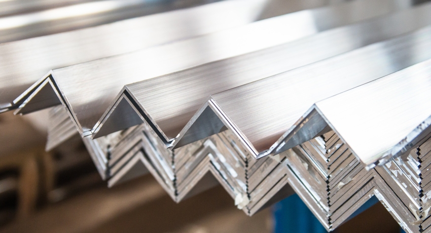 זוויות שוות נקראות כך מכיוון שיש להן צדדים שווים זוויות שוות נקראות כך מכיוון שיש להן צדדים שווים