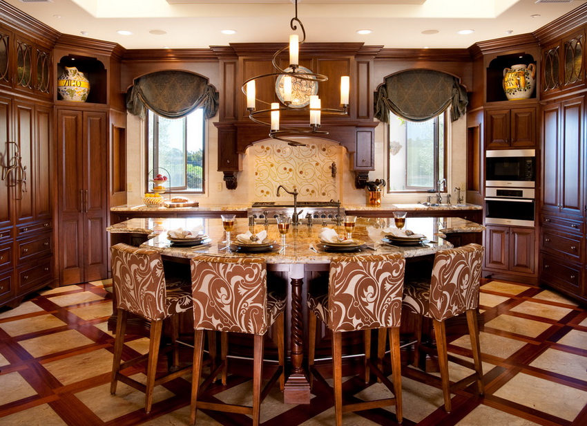 Tvrtka Ikea proizvodi vrlo široku paletu drvenih stolica za kuhinju Tvrtka Ikea proizvodi vrlo široku paletu drvenih stolica za kuhinju