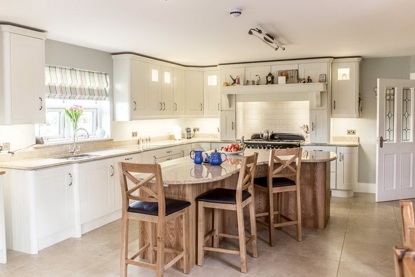 Budući da je drvo vrlo fleksibilan materijal, lako mu je dati bilo koji oblik Budući da je drvo vrlo fleksibilan materijal, lako mu je dati bilo koji oblik