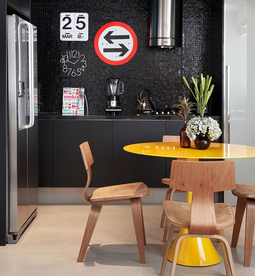 Stole lavet af massivt træ er mere omkostningseffektive end tømmer Stole lavet af massivt træ er mere omkostningseffektive end tømmer