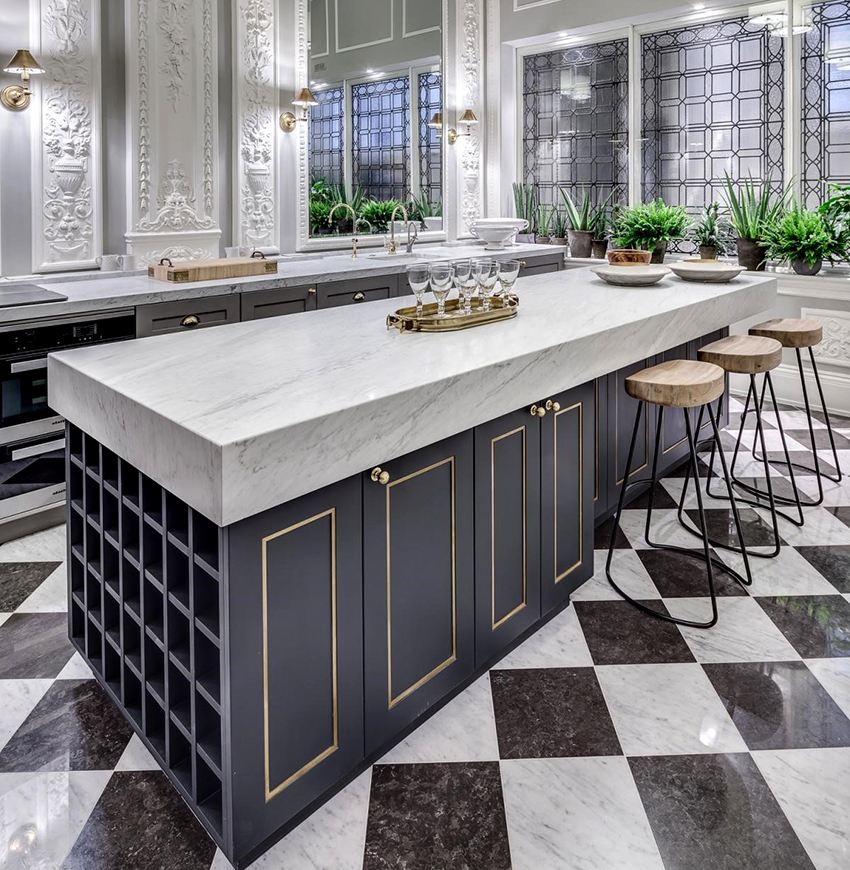 Stehtische aus Naturstein wirken präsentabel und schick Stehtische aus Naturstein wirken präsentabel und schick