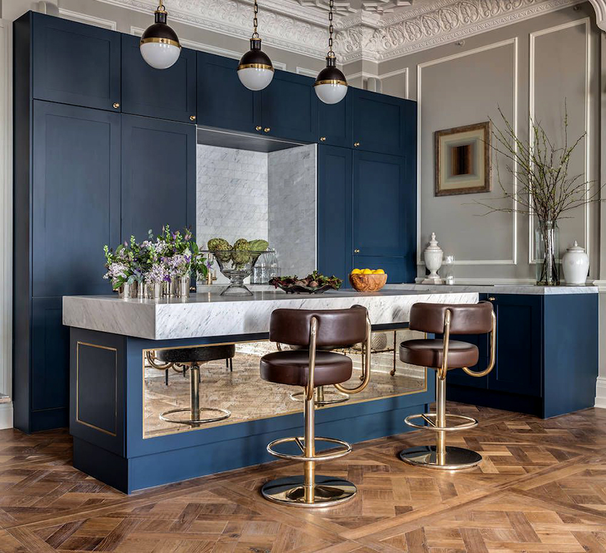 Den klassiske modellen er en svingestol med ett ringben Den klassiske modellen er en svingestol med ett ringben