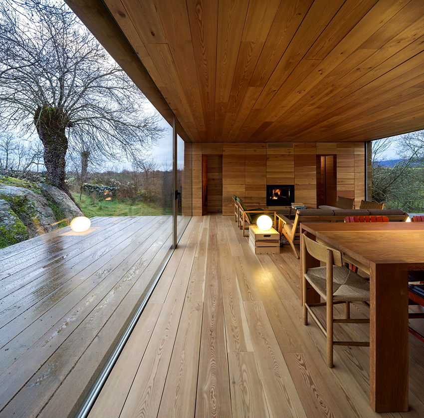 Pri vytváraní dizajnu v dome z baru je vhodné použiť prírodné prvky interiéru Pri vytváraní dizajnu v dome z baru je vhodné použiť prírodné prvky interiéru