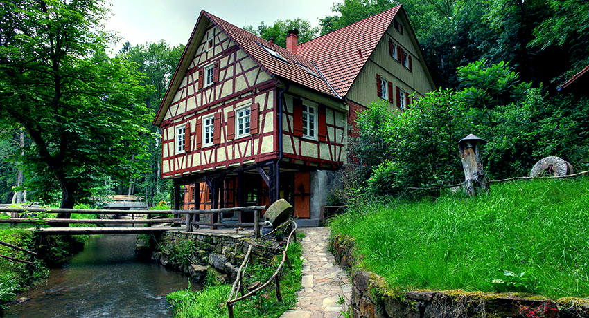 Bindingsverksbygninger ser ganske lyse og presentabel ut. Bindingsverkshus - en refleksjon av middelalderen i den moderne verden