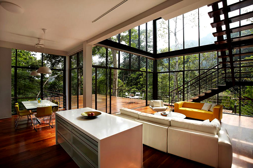 Lokalene til bindingsverkshus er romslige og med stor takhøyde Lokalene til bindingsverkshus er romslige og med stor takhøyde