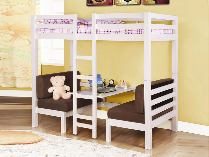 เตียงสองชั้นใต้หลังคาเป็นการออกแบบที่เหมาะสมที่สุดเพื่อประหยัดพื้นที่