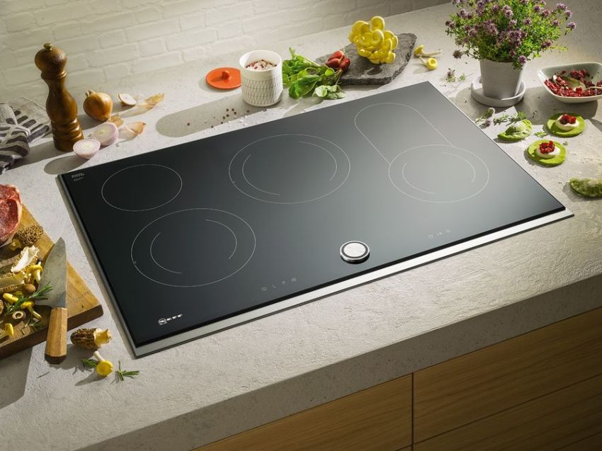 La funció Power Boost us permet augmentar la potència d’una de les zones de cocció utilitzant les funcions de les zones de cocció veïnes La funció Power Boost us permet augmentar la potència d’una de les zones de cocció utilitzant les funcions de les zones de cocció veïnes