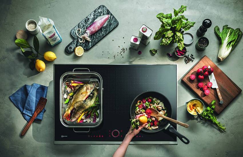 El principi d’inducció de la placa proporciona una mínima pèrdua de calor, alhora que redueix significativament el temps d’escalfament de les olles i paelles El principi d’inducció de la placa proporciona una mínima pèrdua de calor, alhora que redueix significativament el temps d’escalfament de les olles i paelles