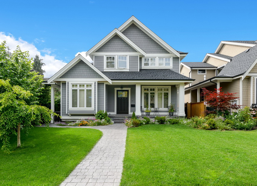 Veggbekledning med ytterkledning er et vanlig designalternativ for hytter Veggbekledning med ytterkledning er et vanlig designalternativ for hytter