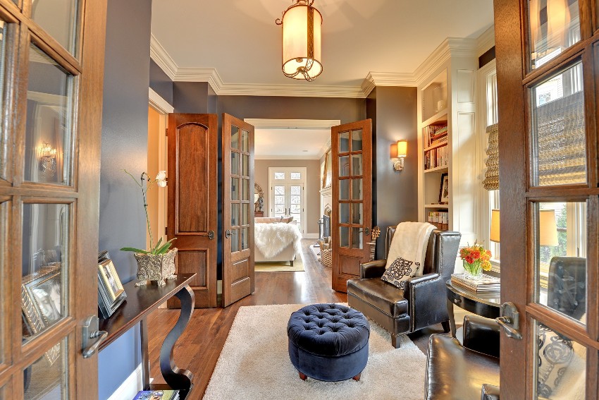 למלות או Eurobeams משמשים כשברי עץ למוצרי דלתות. למלות או Eurobeams משמשים כשברי עץ למוצרי דלתות.