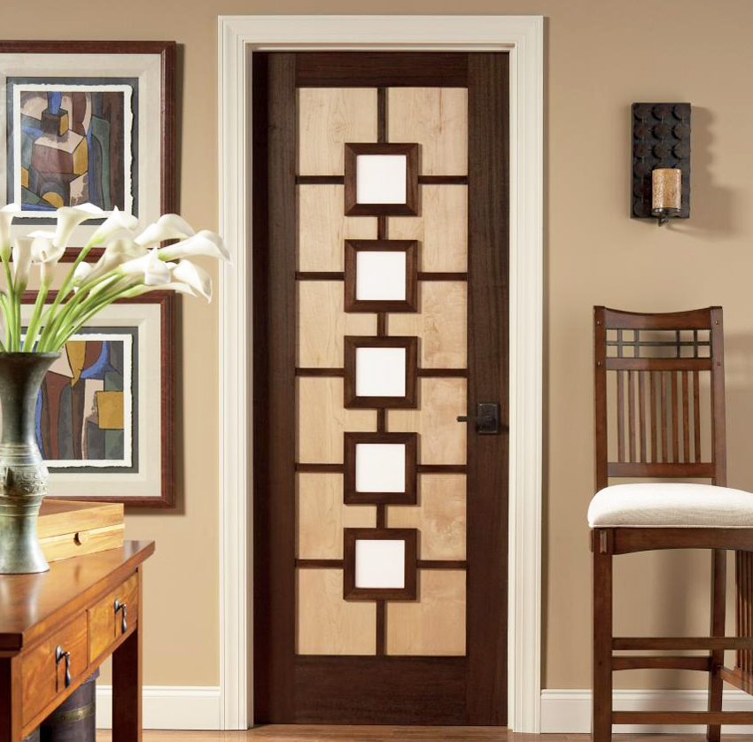 En indvendig dør af træ og glas er perfekt til en klassisk indretningsstil En indvendig dør af træ og glas er perfekt til en klassisk indretningsstil