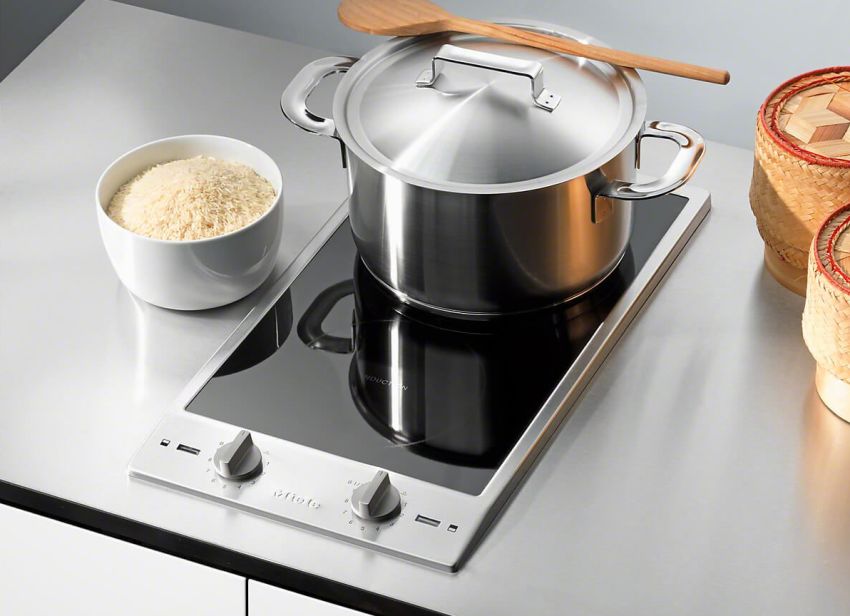 Untuk bahagian dalaman dapur moden, dapur kaca-seramik meja elektrik dianggap sebagai pilihan yang sesuai. Untuk bahagian dalam dapur moden, dapur kaca-seramik meja elektrik dianggap sebagai pilihan yang sesuai.