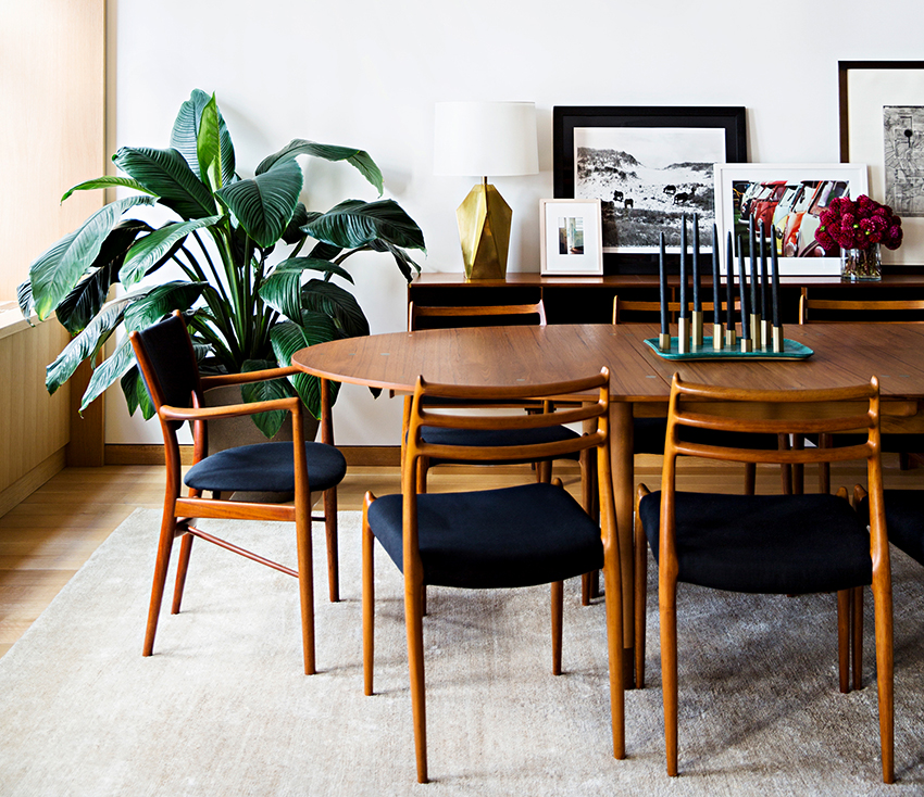 Najobľúbenejšie typy posuvných stolov sú vstavané, skladacie, skladacie a stacionárne konštrukcie. Najobľúbenejšie typy posuvných stolov sú vstavané, skladacie, skladacie a stacionárne konštrukcie.