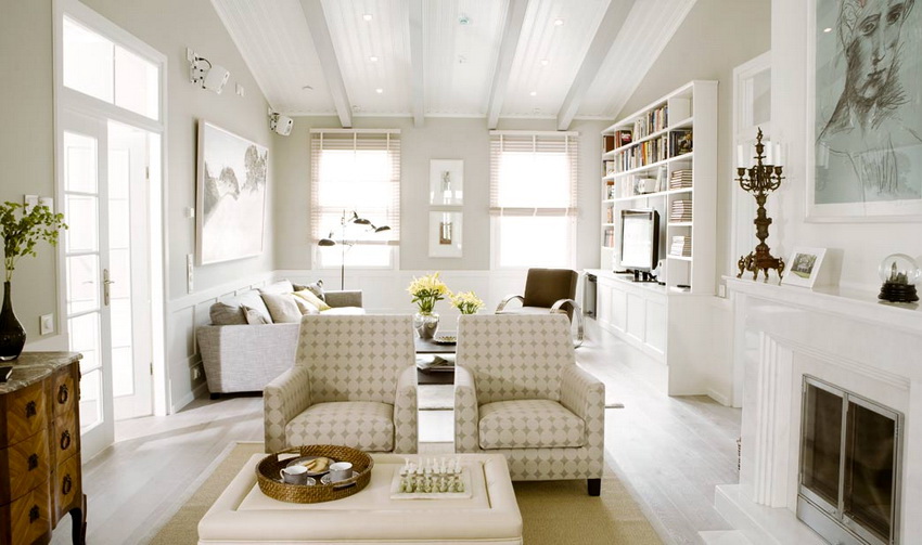 Ang loob ng isang Finnish na bahay ay karaniwang ginawang ilaw upang ang espasyo ay hindi magtago Ang loob ng isang Finnish na bahay ay karaniwang ginawang ilaw upang ang espasyo ay hindi magtago