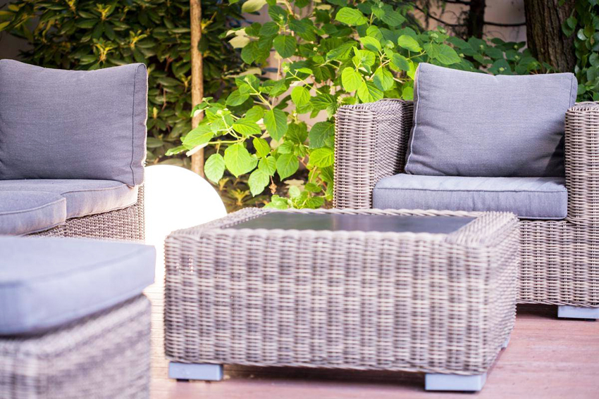 Havemøbler lavet af kunstig rotting kan ikke kun købes, men også væves af dig selv Havemøbler lavet af kunstig rotting kan ikke kun købes, men også væves af dig selv