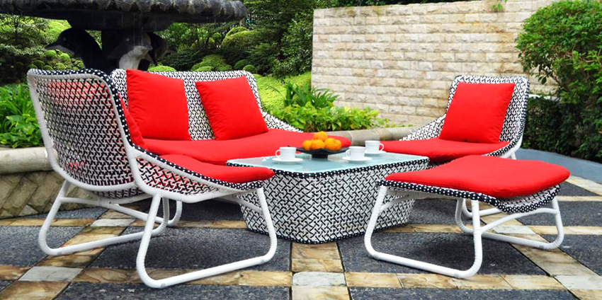 For at få enkel vævning til at se kedelig ud, kan du bruge forskellige farver kunstig rotting For at få enkel vævning til at se kedelig ud, kan du bruge forskellige farver kunstig rotting