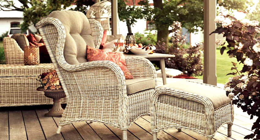 Kunstige rottingmøbler er en fremragende løsning til dekoration af et haveområde Udemøbler lavet af kunstig rotting: hvordan man ikke træffer det forkerte valg