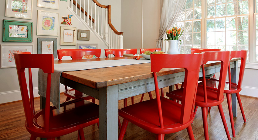 โต๊ะอาหารเป็นเวทีกลางที่ด้านในของห้องครัว โต๊ะรับประทานอาหารสำหรับห้องครัว: บทบาทในการตกแต่งภายในและเกณฑ์สำหรับทางเลือกที่ประสบความสำเร็จ