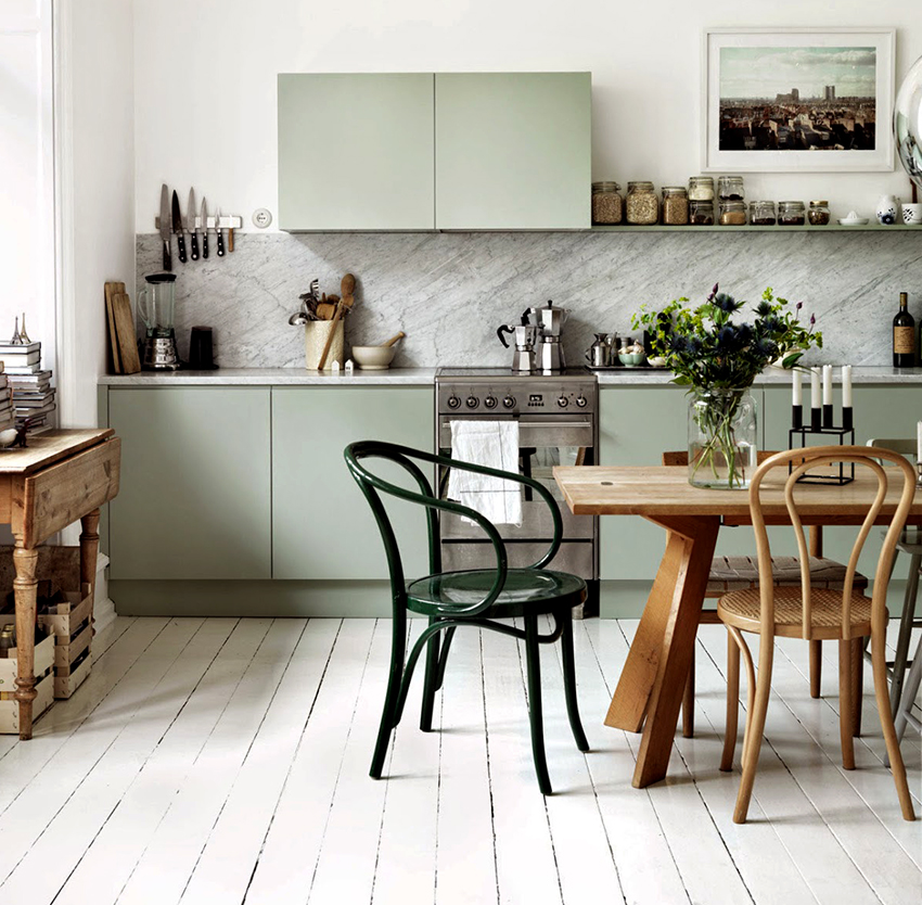 ความสะดวกสบายในการนั่งที่โต๊ะขึ้นอยู่กับความสูงของโต๊ะดังนั้นจึงต้องเลือกอย่างระมัดระวัง ความสะดวกสบายในการนั่งที่โต๊ะขึ้นอยู่กับความสูงของโต๊ะดังนั้นจึงต้องเลือกอย่างระมัดระวัง