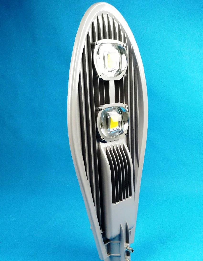 Vanligvis brukes konsolltypelys i miljøer med høy luftfuktighet og støv Vanligvis brukes konsolltypelys i miljøer med høy luftfuktighet og støv