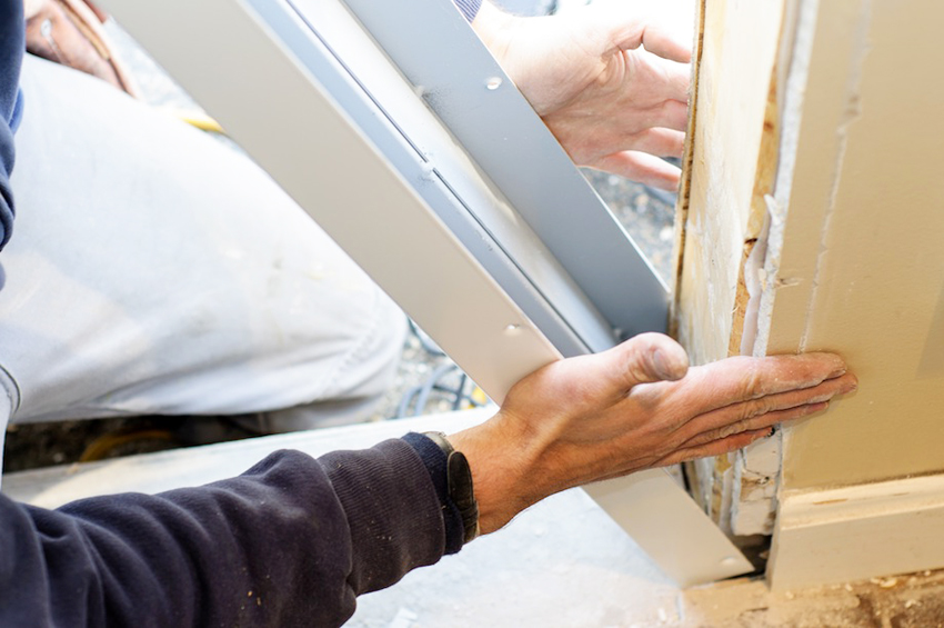 כדי לתקן את מבנה הדלת בפתח בטון הקצף, יהיה עליכם להתקין מסגרות נוספות כדי לתקן את מבנה הדלת בפתח בטון הקצף, יהיה עליכם להתקין מסגרות נוספות