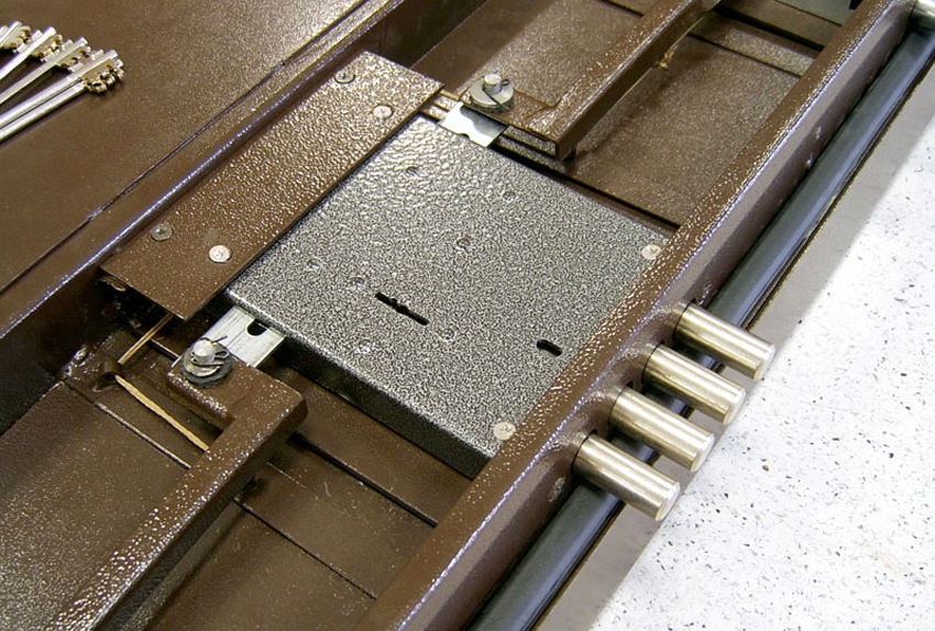 Aby prawidłowo zainstalować zamek wpuszczany, należy dokładnie zapoznać się z instrukcją Aby prawidłowo zainstalować zamek wpuszczany, należy dokładnie zapoznać się z instrukcją