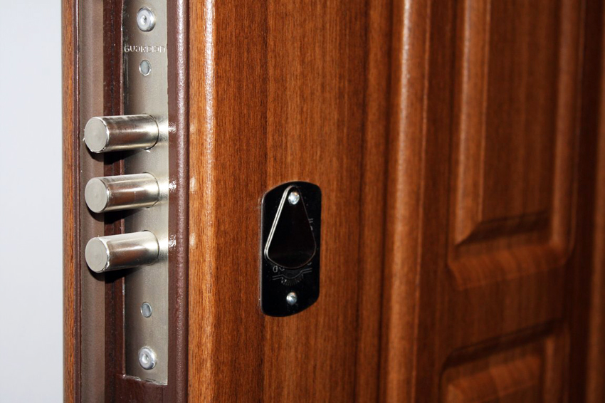 Wiele modeli zamków firm europejskich nie wymaga instalacji nowego rdzenia, gdyż istnieje możliwość przekodowania ich dźwigni Wiele modeli zamków firm europejskich nie wymaga instalacji nowego rdzenia, gdyż istnieje możliwość przekodowania ich dźwigni