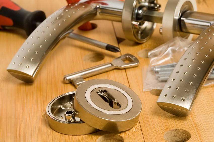 Kun valitset laadukkaan ovilukon, sinun on kiinnitettävä huomiota valmistajan maineeseen ja arvosteluihin Kun valitset laadukkaan ovilukon, sinun on kiinnitettävä huomiota valmistajan maineeseen ja arvosteluihin