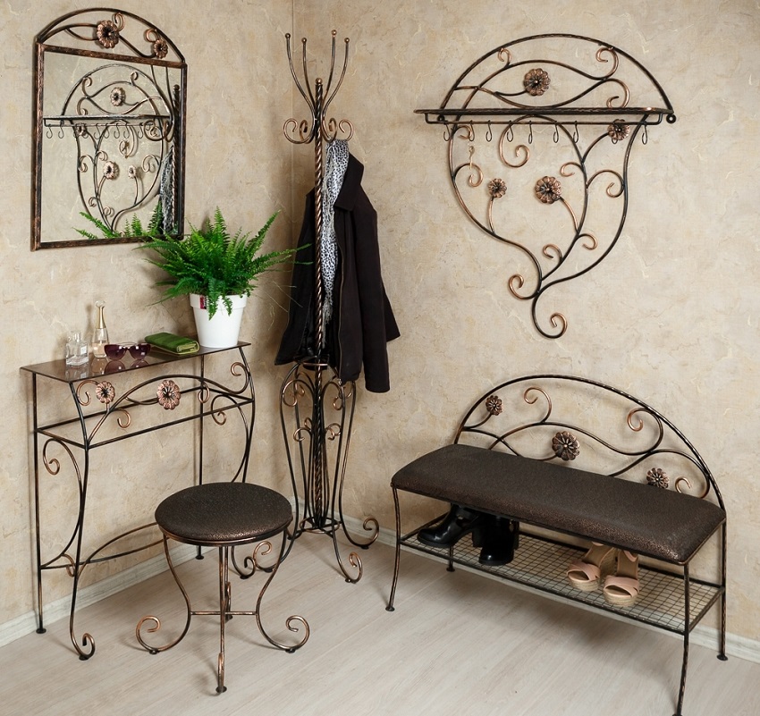 Băng ghế kim loại rèn có vẻ ngoài thanh lịch và nguyên bản Băng ghế kim loại rèn có vẻ ngoài thanh lịch và nguyên bản